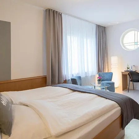Keil Hotel 3*
